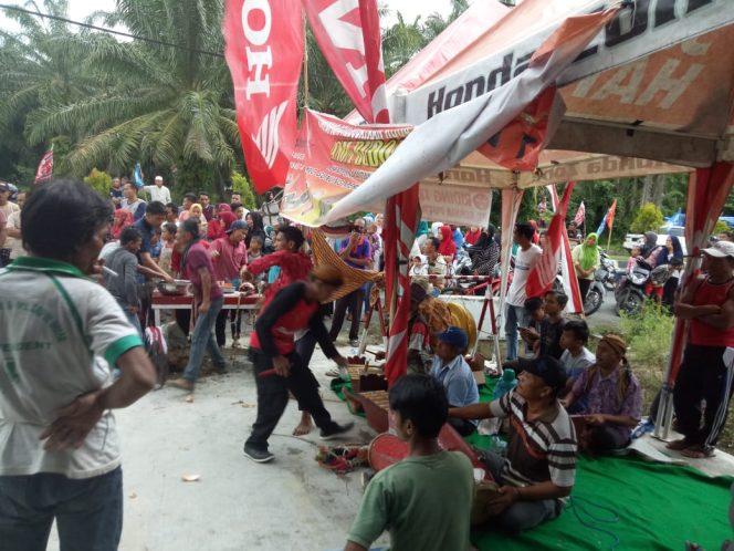 
 Showroom Event, KPM Honda Rimo gelar Atraksi Kuda Kepang