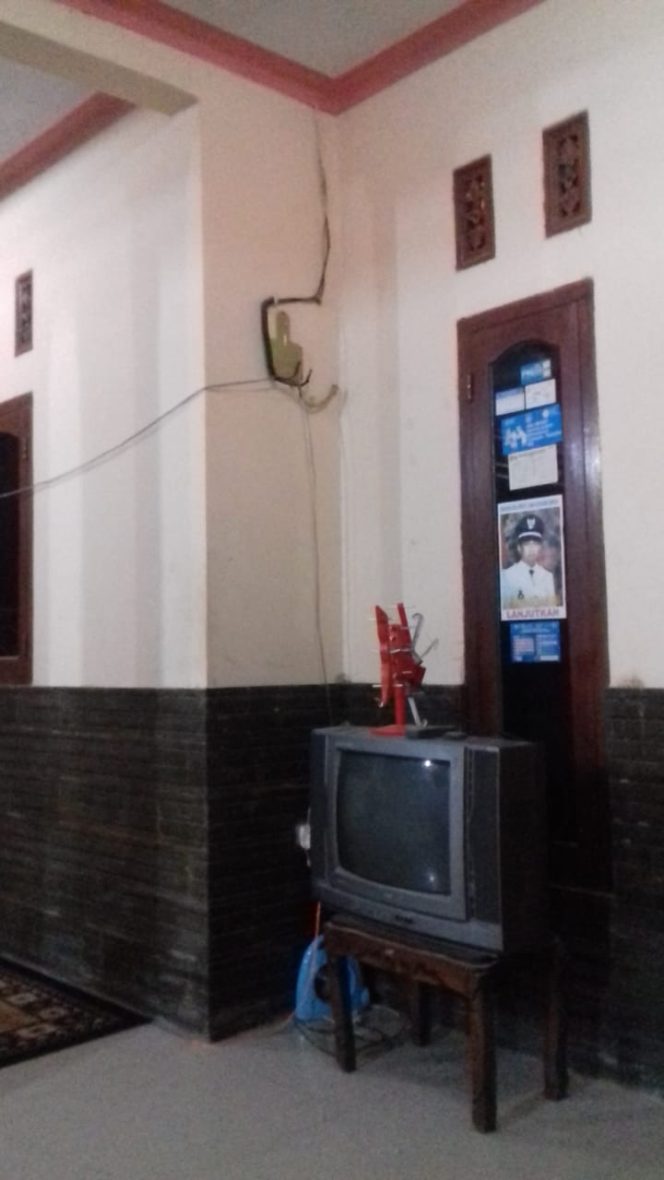 
 Wadau, Oknum Bendahara Desa Sukatenang Curi listrik Dirumahnya
