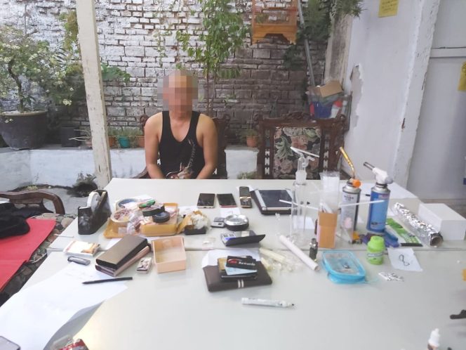 
 Polres Cirebon Kota Polda Jabar Tangkap Tiga Orang Pelaku Penyalahgunaan Narkotika Jenis Shabu
