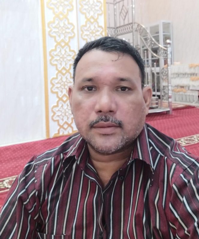 
 Teks: Ketua FPRM, Nasruddin