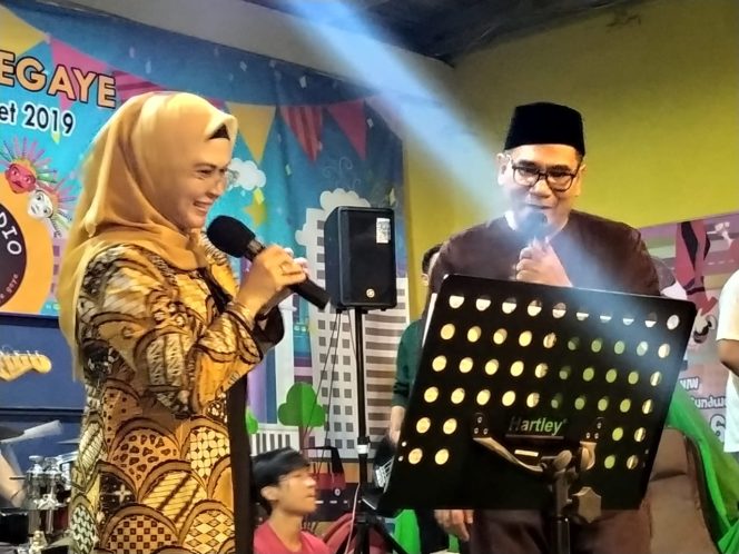 
 Ngeband Bareng Biang Kerok, Siti Nur Azizah Kantongi Dukungan Biem Benyamin