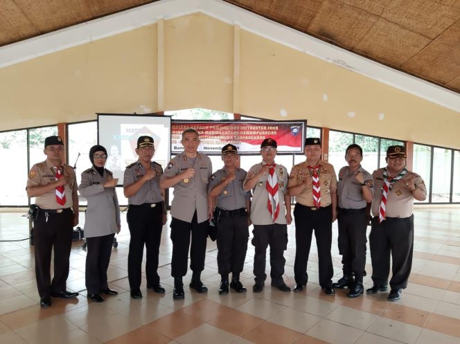 
 Dir Binmas Polda Jabar Beri Materi Kepemimpinan Pada Pamong Dan Instruktur Guna Meningkatkan Guna Meningkatkan Kemampuan Krida Pramuka Bhayangkara Sejajarkan Polda Jabar