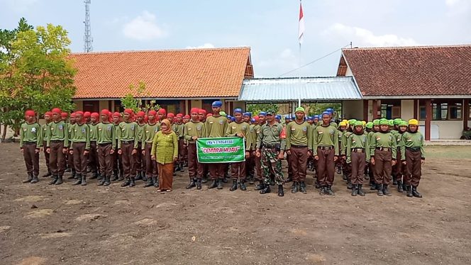 
 Tingkatkan Kedisiplinan, Babinsa Latih PBB