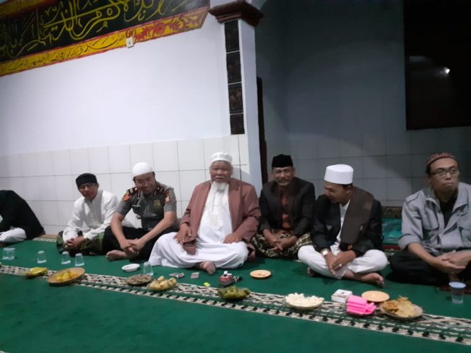 
 Polsek Pamulihan Polres Garut Polda Jabar Hadiri Acara Maulid Nabi Muhammad Saw