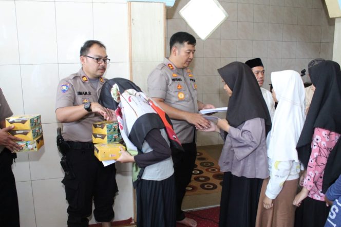 
 Kapolres Sukabumi Kota Polda Jabar Dzikir Dan Doa Bersama Anak Yatim