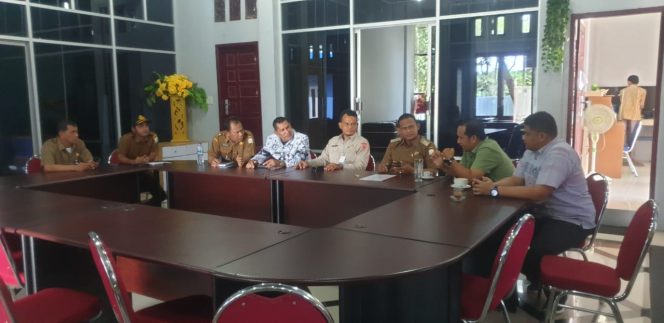 
 Bupati Aceh Timur, H. Hasballah HM.Thaib, SH, memimpin Rapat Koordinasi Persiapan Baksos Ikatan Dokter Indonesia (IDI) bersama instansi terkait di Aula Dekranasda Aceh Timur di Idi, Senin 25 November 2019. Photo: Dok. Bag. Humas&Protokoler Setdakab Aceh Timur