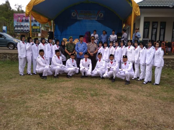 
 PGRI Kecamatan Sukadana Gelar Kegiatan Upacara Dan Jalan Sehat, Dalam Rangka HUT PGRI Ke 74 Dan Hari Guru Nasional Tahun 2019
