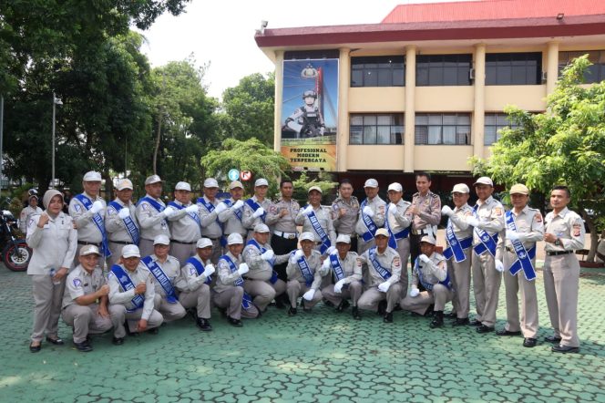 
 Dalam Rangka HUT Korpri Ke-48, Korpri Polda Jabar Adakan Lomba Baris Berbaris