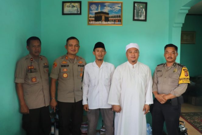 
 Polres Garut Polda Jabar Silaturahmi Dengan Ketua DPW FPI Garut