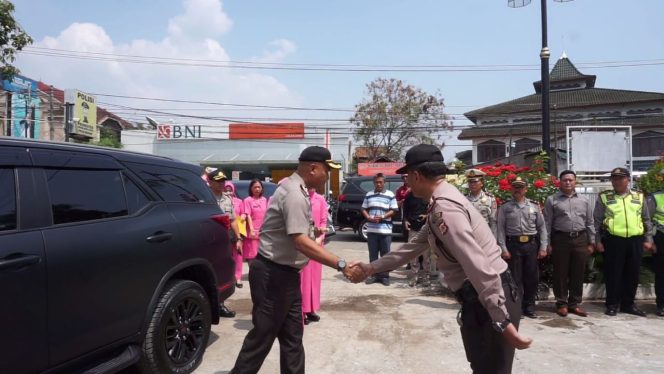 
 Kapolres Cianjur Polda Jabar kunjungan Kerja Dalam Rangka Pengecekan Kesiapan Pengamanan Pilkades Dan Pilkada Di Wilayah Kec. Ciranjang Kab. Cianjur