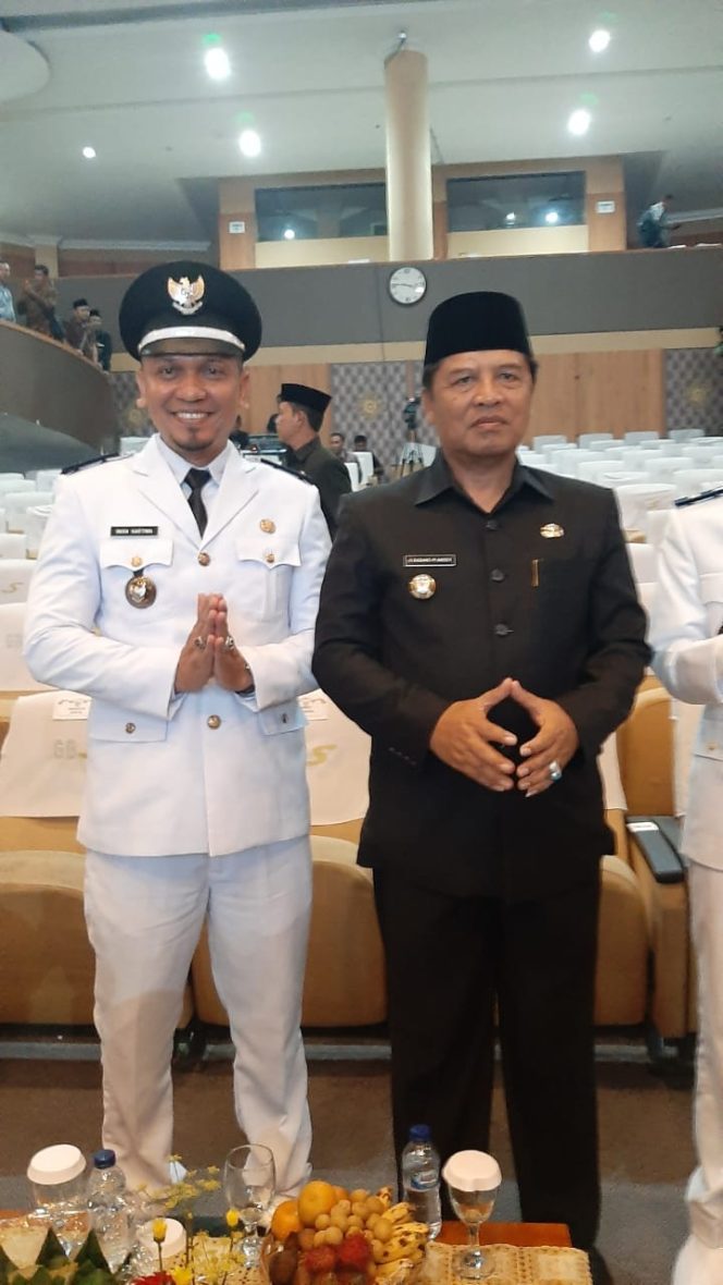 
 Iwan Kartiwa resmi Dilantik Menjadi Kepala Desa Padamulya Siap Bekerja dan Layani Masyarakat