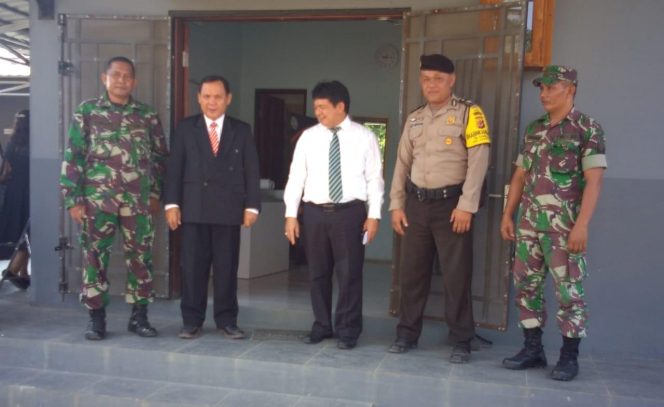 
 TNI Polri Bersinergi Dalam Pengamanan Kebaktian Di Gereja Bethel Indonesia 