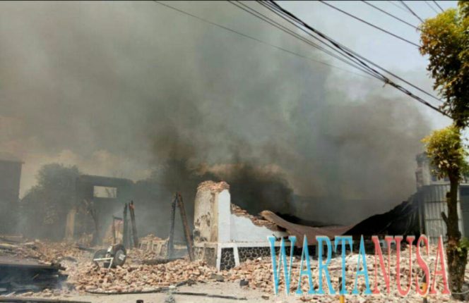 
 Kebakaran Gudang Pembuatan dan Penyimpanan Kasur dan Bantal dari Bahan Kapas