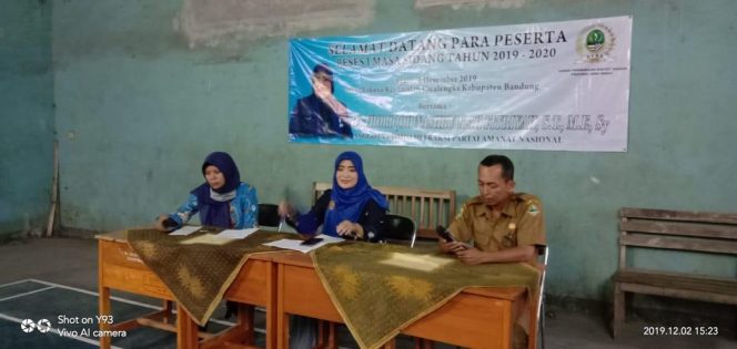 
 Reses Hari Pertama Anggota DPRD Provinsi Jawa Barat Fraksi PAN, hj. Thoriqoh Nashrullah Fitriyah, ST.,ME.Sy di Warnai Pertanyaan Tentang Bank Emok