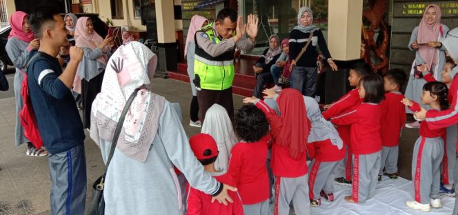 
 Kabid Humas Polda Jabar : Giat Polisi Sahabat Anak Tumbuh Kesadaran Berlalu Lintas Sejak Usia Dini