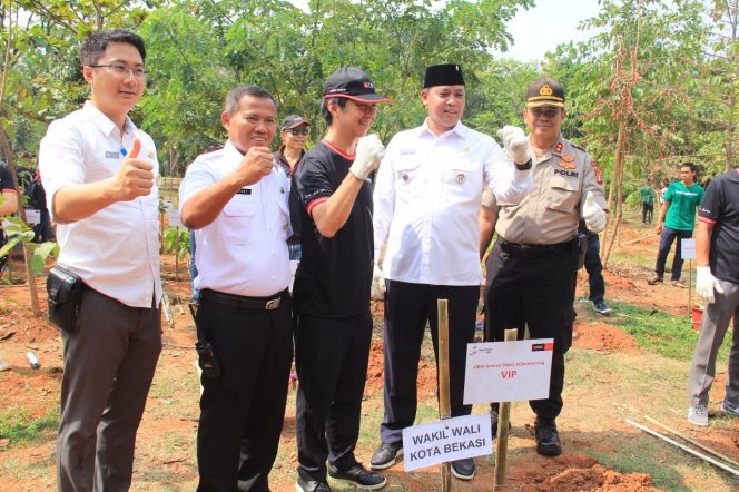 
 Wakil WaliKota Bekasi membuka Giat Penanaman 600 Bibit Pohon di Hutan Kota