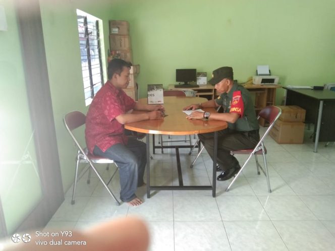 
 Jelang Perayaan Natal Babinsa Datangi Pengurus Gereja