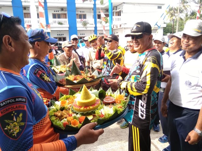 
 Muspika Pangandaran Beri Tumpeng Ucapan Selamat HUT Polairud Ke 69