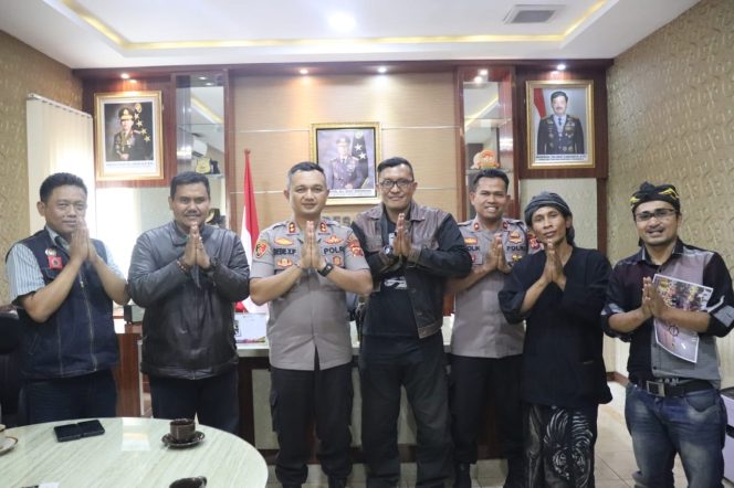 
 Silaturahmi Organisasi Dewan Kebudayaan Kabupaten Garut (DKKG) Dengan Kapolres Garut Polda Jabar