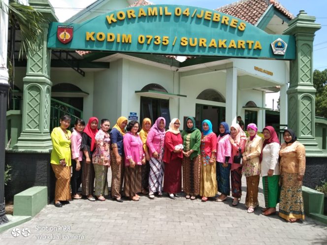 
 Warnai Pertemuan Rutin Persit KCK Ranting 05 Koramil 04/Jebres Dengan “BEAUTY CLASS”, Dalam Rangka Memperingati Hari Ibu