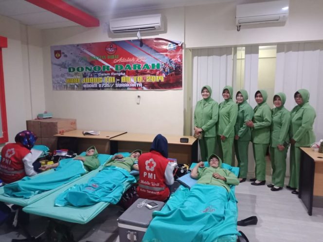 
 Anggota Persit KCK Cabang L Kodim Surakarta, Tanpa Ragu Sumbangkan Darahnya