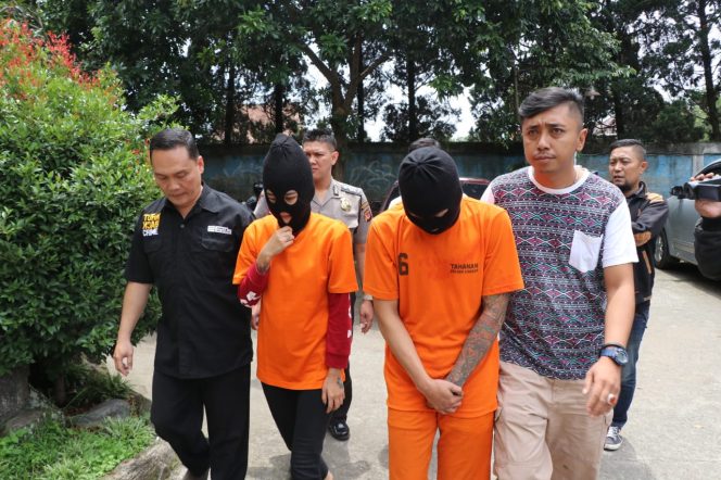 
 Dua Orang Pelaku Penganiayaan Mahasiswa Di Bandung Berhasil Ditangkap Polsek Cidadap Polrestabes Bandung Polda Jabar