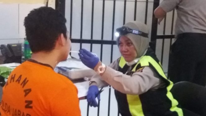 
 Warga Rutan Polda Jabar Lakukan Pemeriksaan Kesehatan Oleh Bid Dokkes Polda Jabar