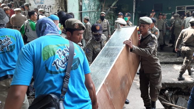 
 Kabid Humas Polda Jabar : Penertiban Bangunan Dikawasan Rumah Deret Tamansari Bandung 