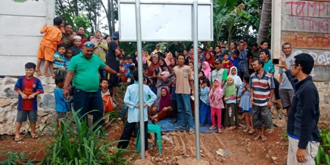 
 Warga Minta Pihak Metland Transyogi Agar Tidak Melakukan Penutupan Jalan