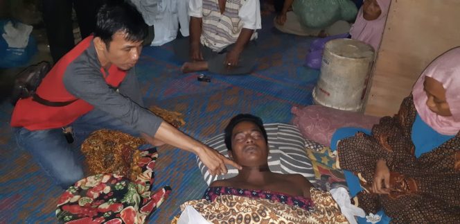 
 Ditemukan Seorang laki laki, Telah meninggal dunia Akibat Gantung Diri Dengan Memakai Kain Panjang