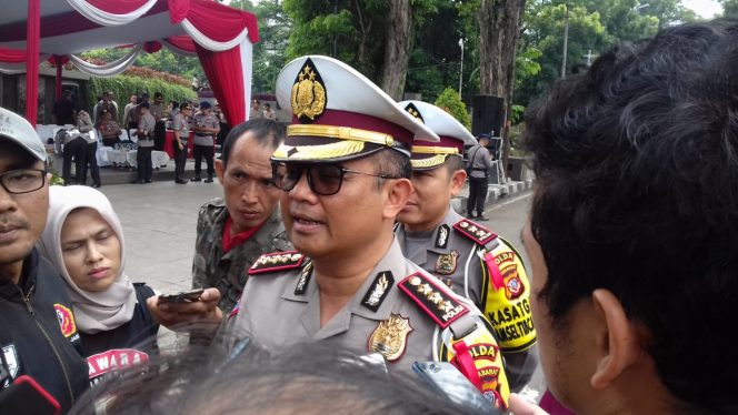 
 Kombes Pol. Eddy Djunaedi, SIK., Dit Lantas Polda Jabar Siapkan Personelnya Untuk Ajak Supir dan Penumpang Melakukan Streching/Peregangan Otot di Rest Area