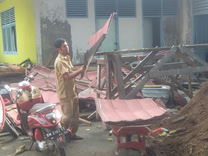 
 Plt Kadis Kesehatan Mebiarkan Aset Bekas Rehab Bangunan Puskesmas Berseri Pangkalan Kerinci Raib