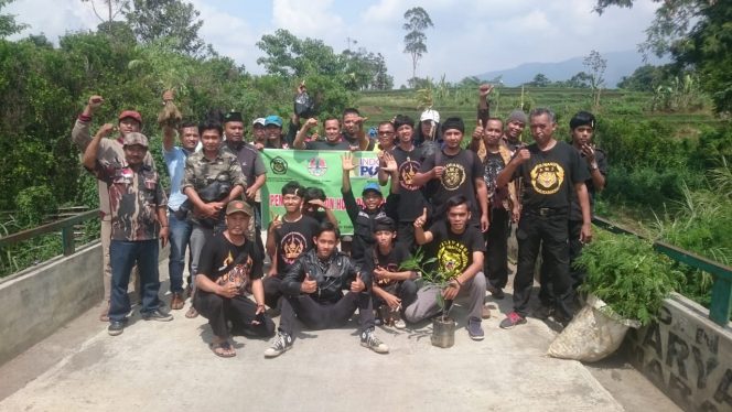 
 Menjelang Tahun Baru 2020 Angkatan Muda Siliwangi (AMS) Rayon Samarang Distrik 005 Kabupaten Garut Giat Penanaman Seribu Pohon di Aliran DAS Cimanuk – Badama