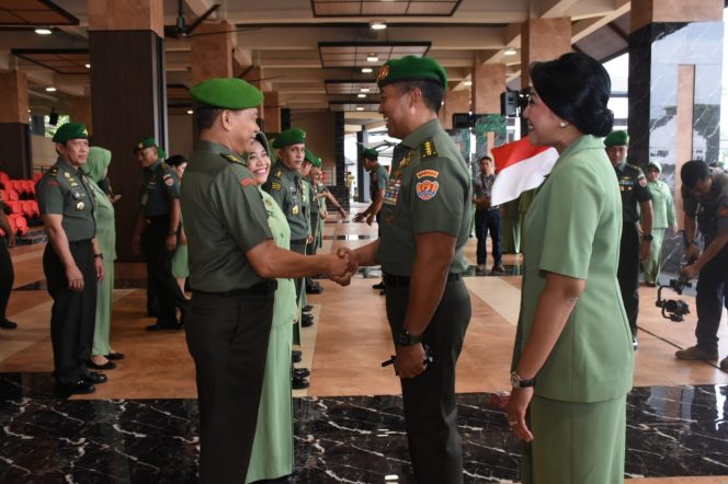 
 Kasad Terima Laporan Korps Kenaikan Pangkat Irjen Kemhan dan 9 Pati TNI AD