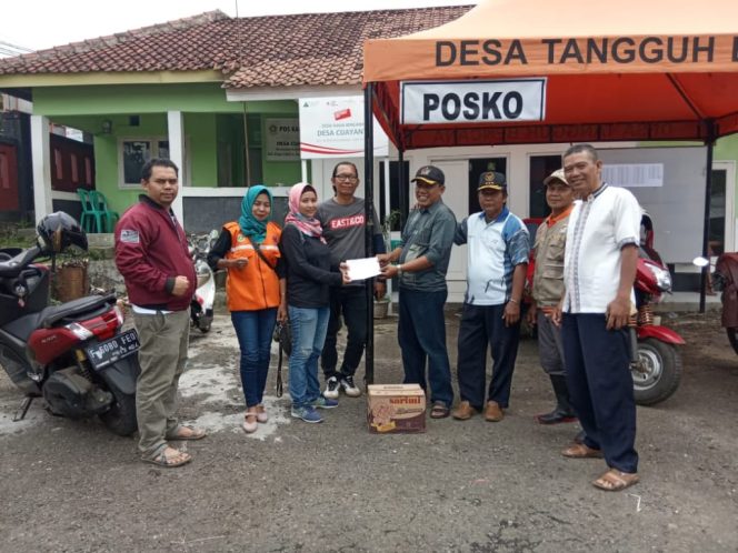 
 Bogor Timur Jurnalis Salurkan Bantuan Bencana Banjir Cijayanti