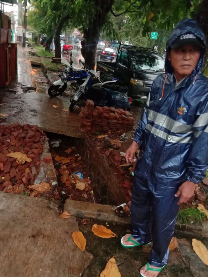 
 Bupati Ciamis Pantau ke Jalan Guna Antisipasi Kerawanan Banjir