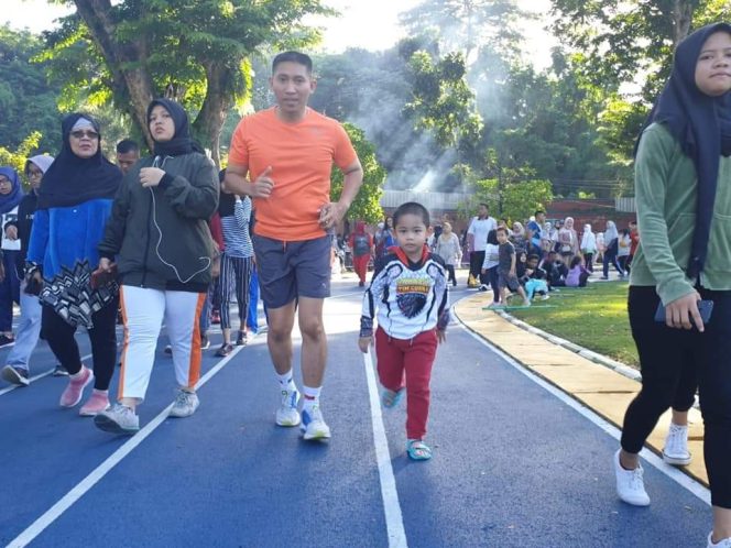 
 AKBP DR M. Arsal Sahban, SH, SIK, MM, MH : Olah Raga Bersama Keluarga di TAMAN SEMPUR KOTA BOGOR