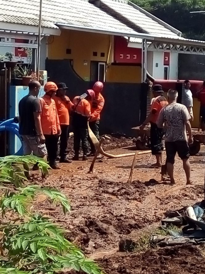 
 FoRMaL Peduli Dengan Warga Perumahan Pelita Asri Weleri yang Kebanjiran