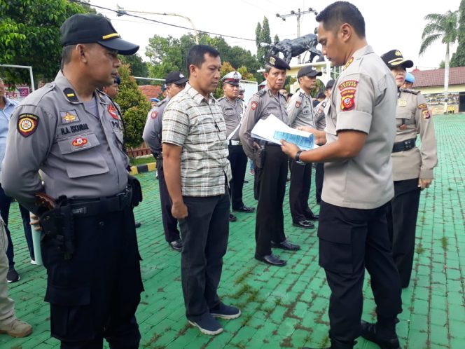 
 Pemeriksaan Rutin Pemegang Senpi Organik Polri Anggota Polsek Dan Poresta Jajaran Polresta Cirebon 