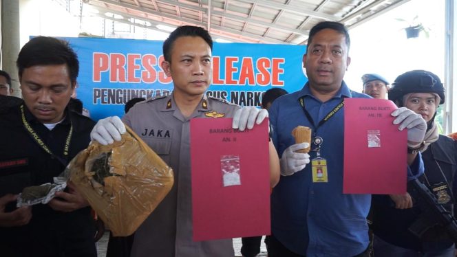 
 Polres Cianjur Polda Jabar Adakan Konferensi pers Kasus Narkoba