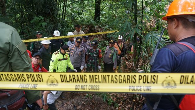 
 Penutupan Puluhan Lubang Penambangan Emas Tanpa Ijin