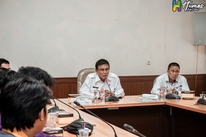 
 Bupati Ciamis Audensi Dengan BEM Unigal Perihal Restribusi Parkir