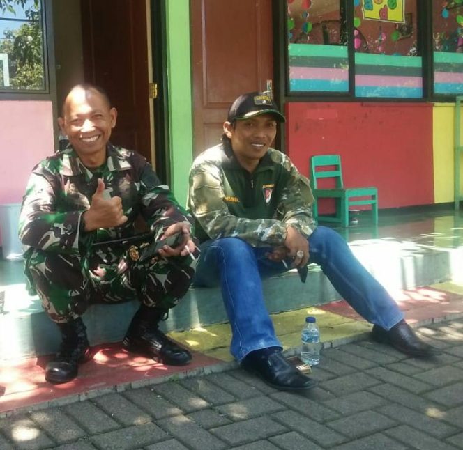 
 Keakrapan Seorang Danyonif Raider 514/SY Kostrad Mayor Inf. Danang Biantoro.S.I.P.M.Si Bersma Rekan Jurnalis