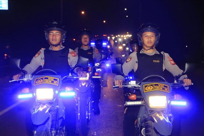 
 Kapolres Karawang Polda Jabar Pimpin Pelaksanaan KRYD Akhir Pekan Cipkon Aman di Wilkum Polres Karawang Polda Jabar