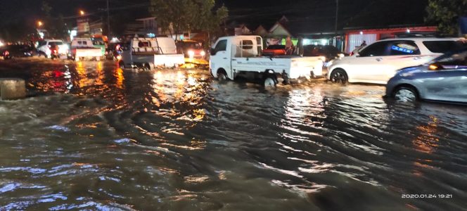
 Diterjang Banjir Lagi, Jalan Bandung-Garut Kembali Lumpuh