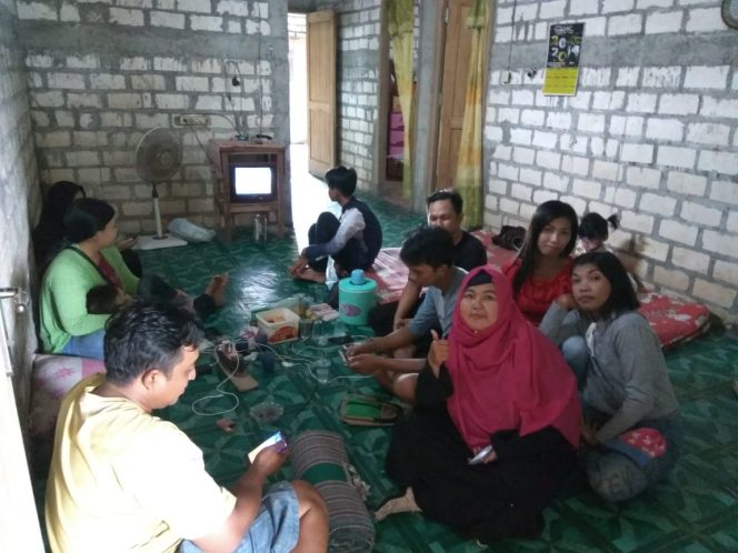 
 Kepedulian dan Kebersamaan, Komunitas GRESIK DAMAI Jenguk Anggotanya Yang Sedang Sakit