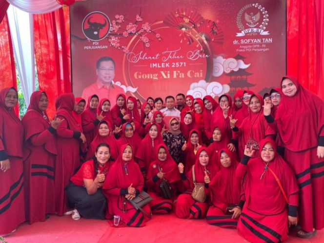 
 Majelis Taklim DPC PDI Perjuangan Kota Medan Hadiri Undangan Imlek Anggota DPR RI, Dr. Sofyan Tan