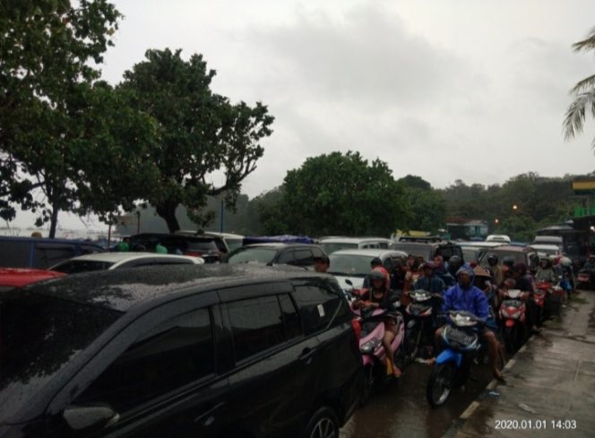 
 Pergantian Tahun 2020, Wisata Pantai Pangandaran “Heurin Ku Mobil”