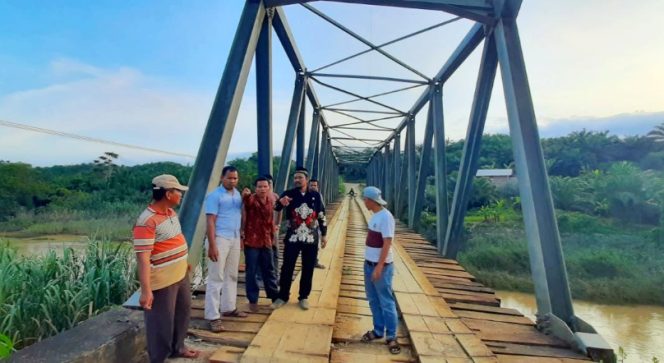 
 Jembatan Hampir Roboh, Fadhil Rahmi: Butuh Perhatian Pemerintah