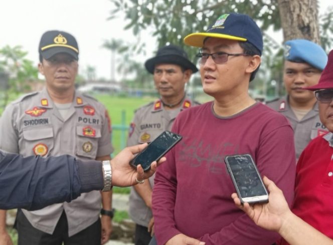 
 Polsek Tambelang Giat Penanaman Pohon Bersinergi Dengan Muspika Bertemakan “POLRI PEDULI PENGHIJAUAN”